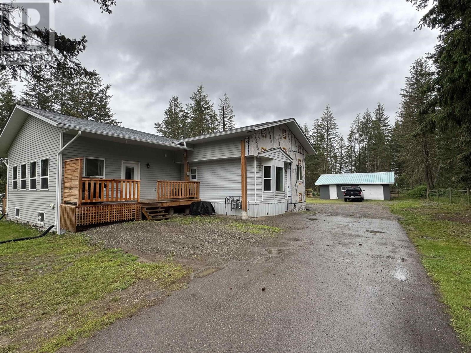 3078 Heinie Place, 150 Mile House, British Columbia  V0K 2G0 - Photo 3 - R3011176