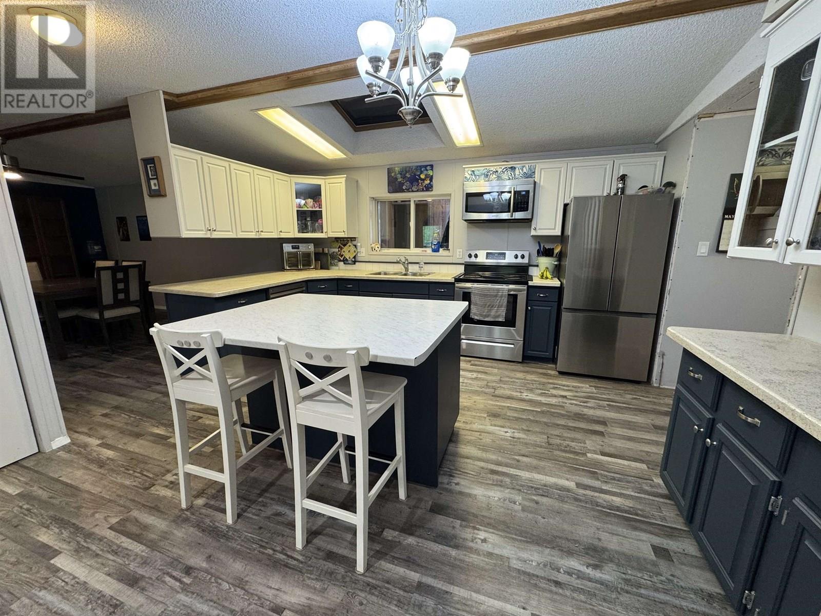 3078 Heinie Place, 150 Mile House, British Columbia  V0K 2G0 - Photo 7 - R3011176