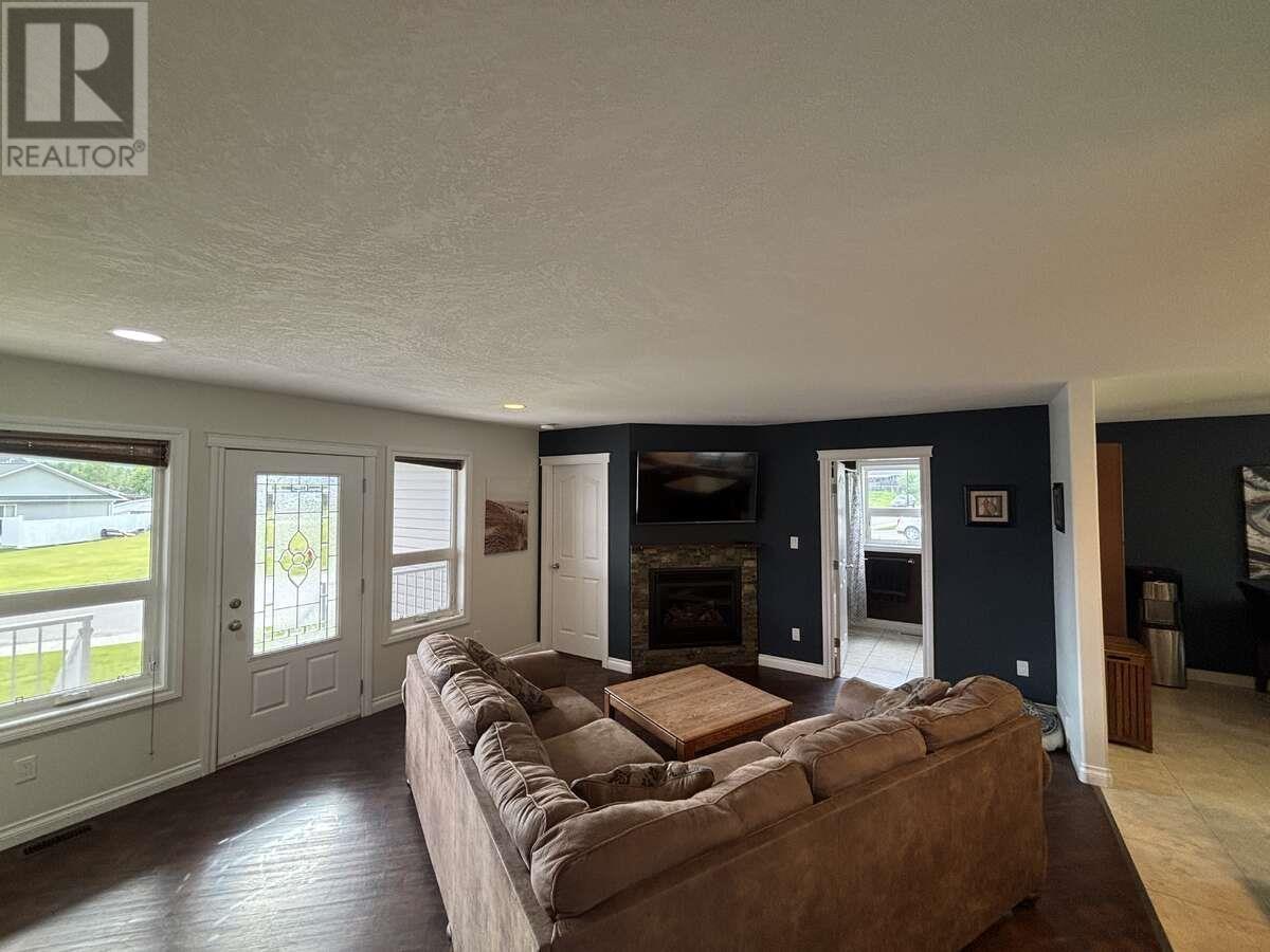 211 Nickel Ridge Avenue, Quesnel, British Columbia  V2J 6P6 - Photo 4 - R3013809