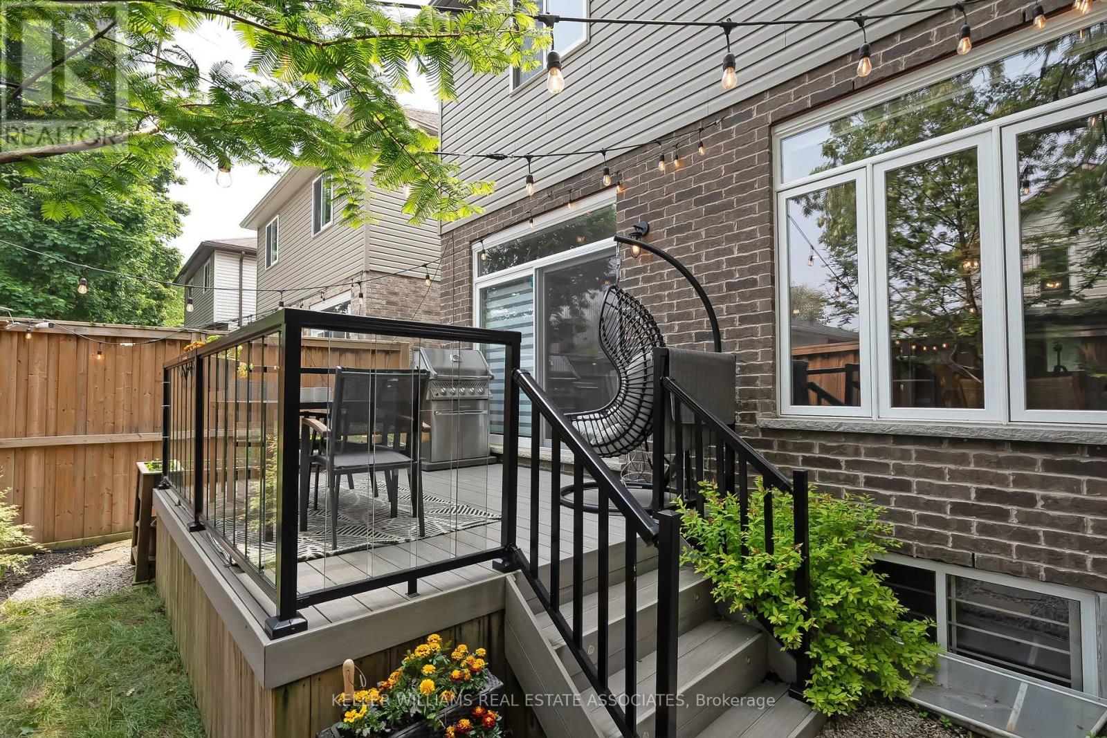 20 Menzie Avenue, Guelph (St. Patrick's Ward), Ontario  N1E 5X9 - Photo 37 - X12210657