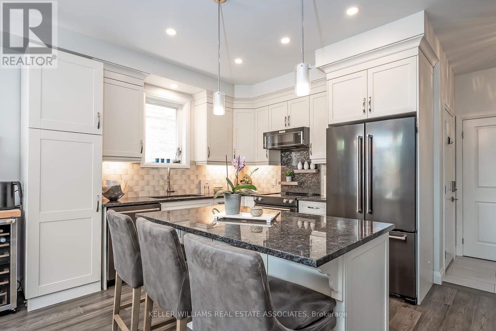 20 Menzie Avenue, Guelph (St. Patrick's Ward), Ontario  N1E 5X9 - Photo 8 - X12210657