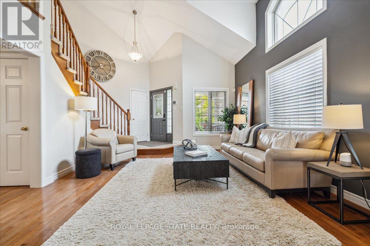 51 Napa Lane, Hamilton, Ontario  L8E 6B7 - Photo 2 - X12210711