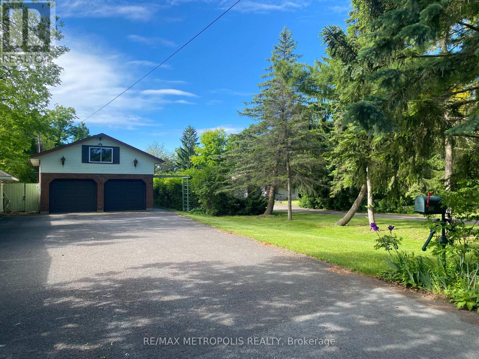 105 Fitch Street, Welland, Ontario  L3C 4V3 - Photo 1 - X12210722
