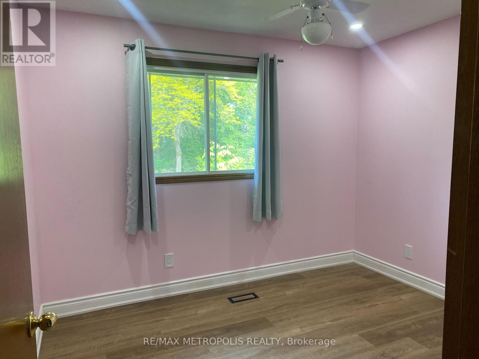 105 Fitch Street, Welland, Ontario  L3C 4V3 - Photo 11 - X12210722
