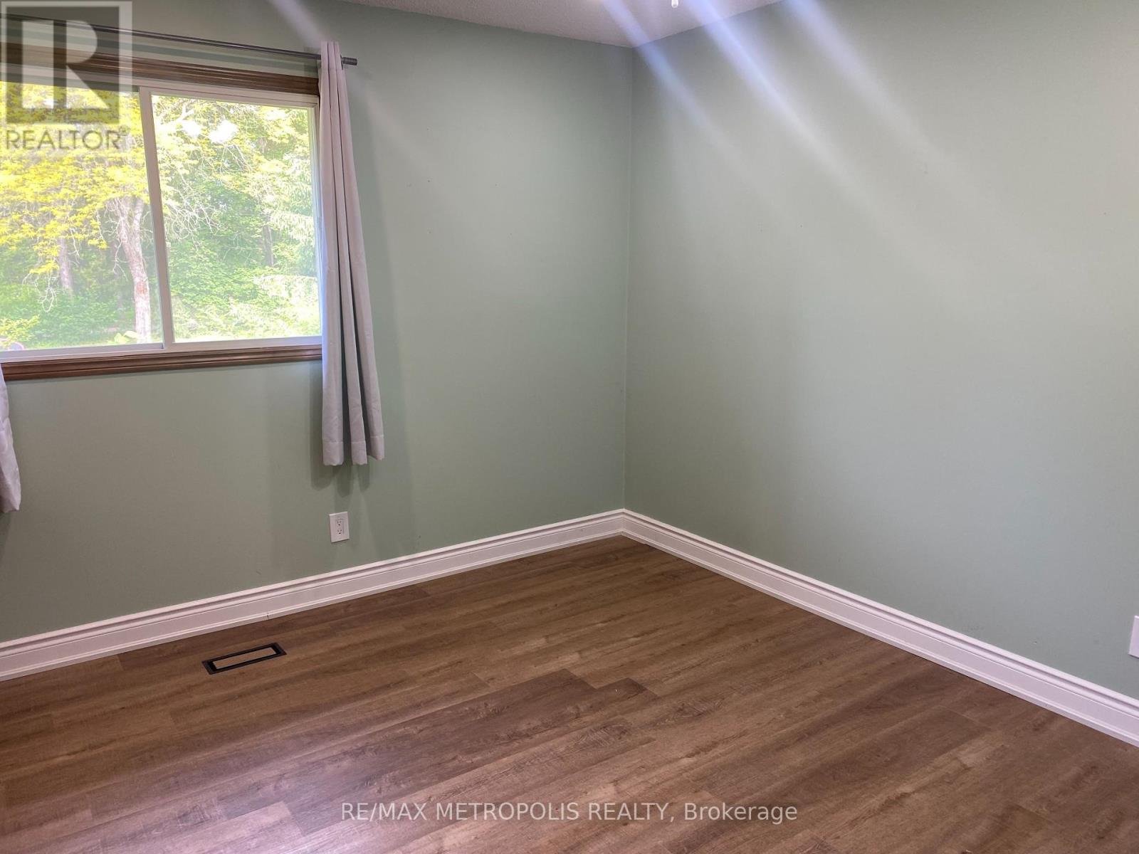 105 Fitch Street, Welland, Ontario  L3C 4V3 - Photo 12 - X12210722