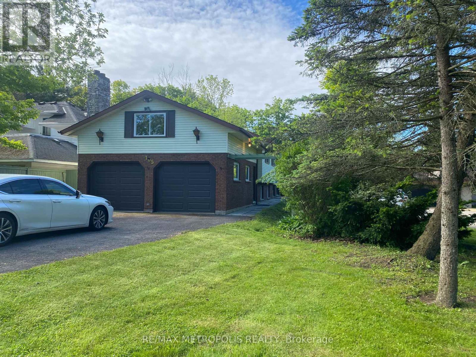 105 Fitch Street, Welland, Ontario  L3C 4V3 - Photo 2 - X12210722