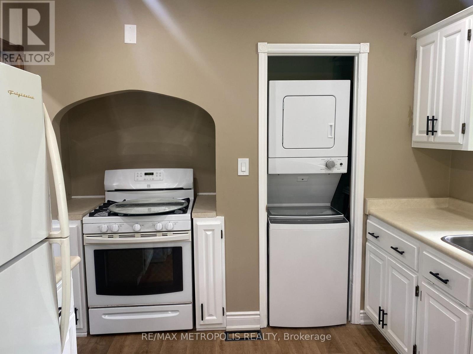 105 Fitch Street, Welland, Ontario  L3C 4V3 - Photo 26 - X12210722