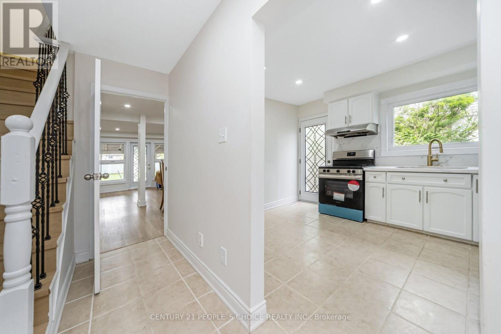 106 Queensdale Crescent, Guelph (Willow West/sugarbush/west Acres), Ontario  N1H 6W3 - Photo 15 - X12210724