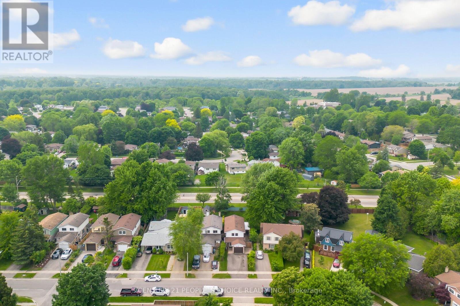 106 Queensdale Crescent, Guelph (Willow West/sugarbush/west Acres), Ontario  N1H 6W3 - Photo 2 - X12210724