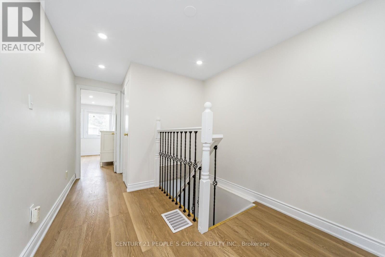 106 Queensdale Crescent, Guelph (Willow West/sugarbush/west Acres), Ontario  N1H 6W3 - Photo 25 - X12210724