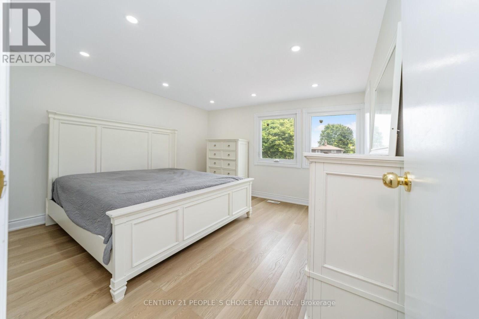 106 Queensdale Crescent, Guelph (Willow West/sugarbush/west Acres), Ontario  N1H 6W3 - Photo 26 - X12210724