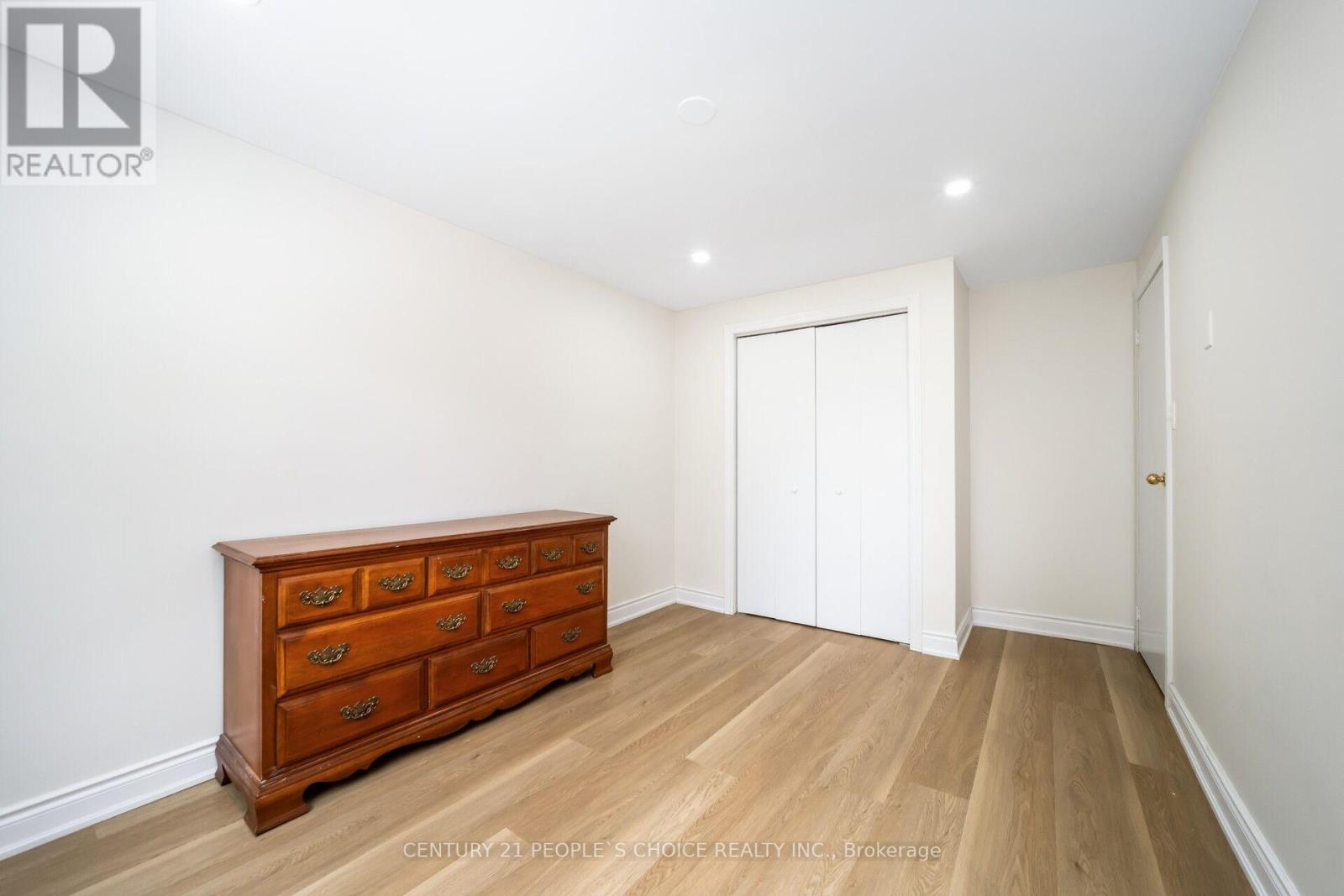 106 Queensdale Crescent, Guelph (Willow West/sugarbush/west Acres), Ontario  N1H 6W3 - Photo 35 - X12210724