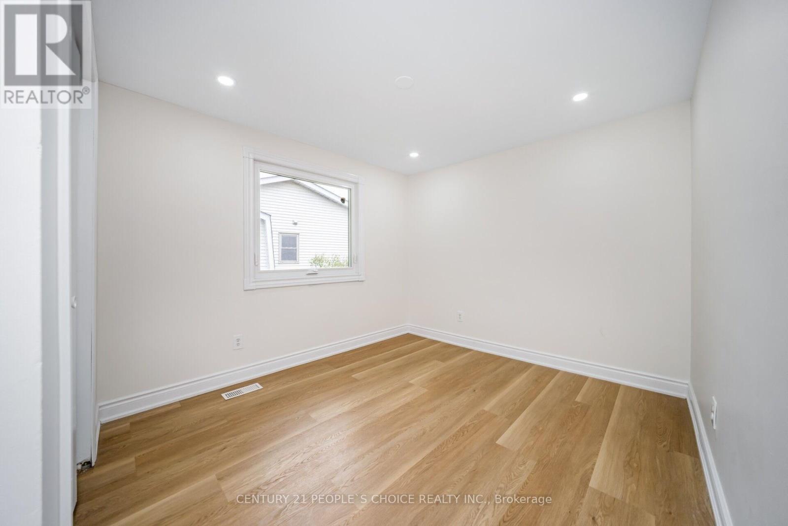 106 Queensdale Crescent, Guelph (Willow West/sugarbush/west Acres), Ontario  N1H 6W3 - Photo 37 - X12210724