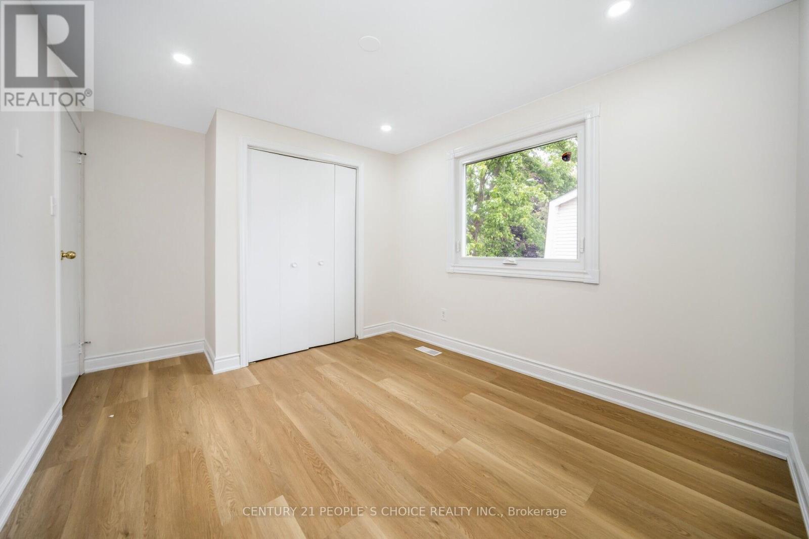 106 Queensdale Crescent, Guelph (Willow West/sugarbush/west Acres), Ontario  N1H 6W3 - Photo 38 - X12210724