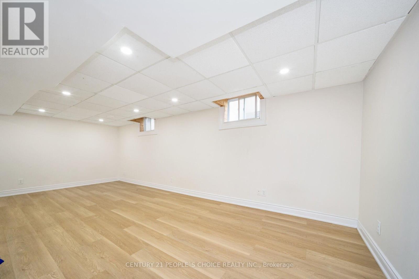 106 Queensdale Crescent, Guelph (Willow West/sugarbush/west Acres), Ontario  N1H 6W3 - Photo 43 - X12210724