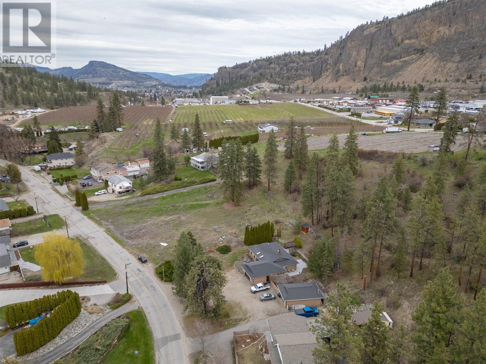 8015 Victoria Road S, Summerland, British Columbia  V0H 1Z2 - Photo 11 - 10343431