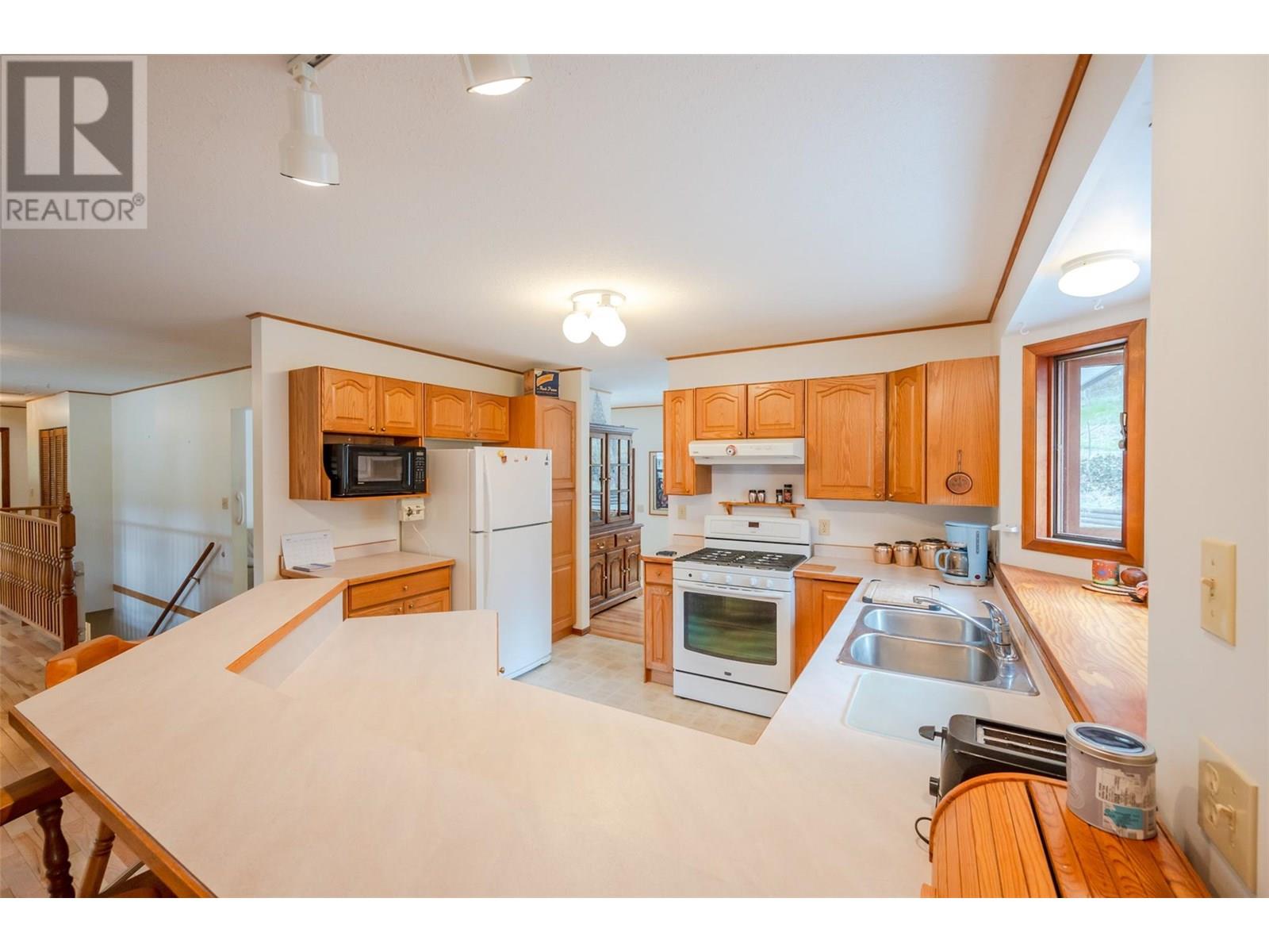 8015 Victoria Road S, Summerland, British Columbia  V0H 1Z2 - Photo 31 - 10343431