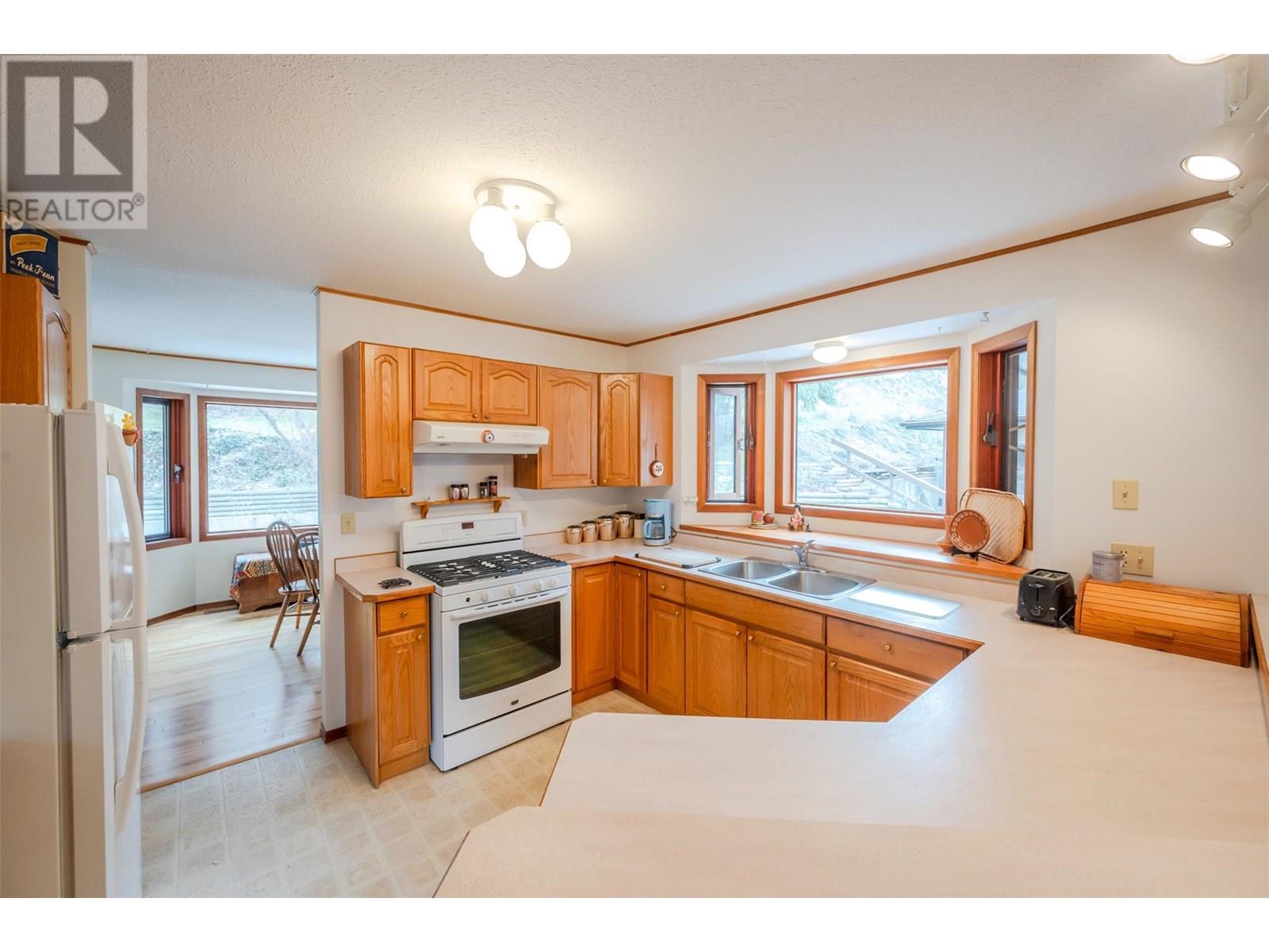 8015 Victoria Road S, Summerland, British Columbia  V0H 1Z2 - Photo 28 - 10343431