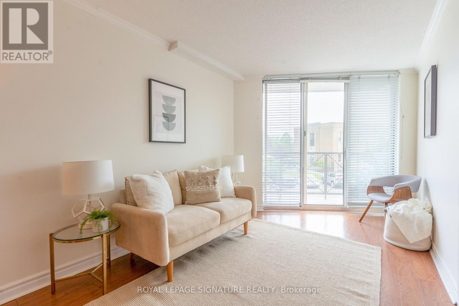 206 - 356 Mcrae Drive, Toronto (Leaside), Ontario  M4G 4G4 - Photo 2 - C12210370
