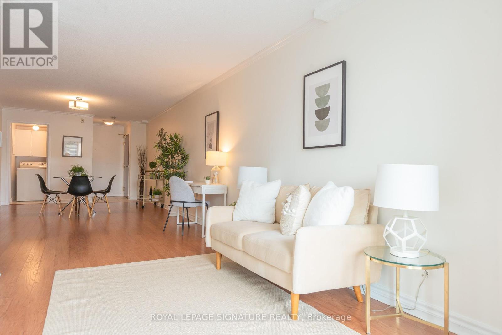 206 - 356 Mcrae Drive, Toronto (Leaside), Ontario  M4G 4G4 - Photo 4 - C12210370
