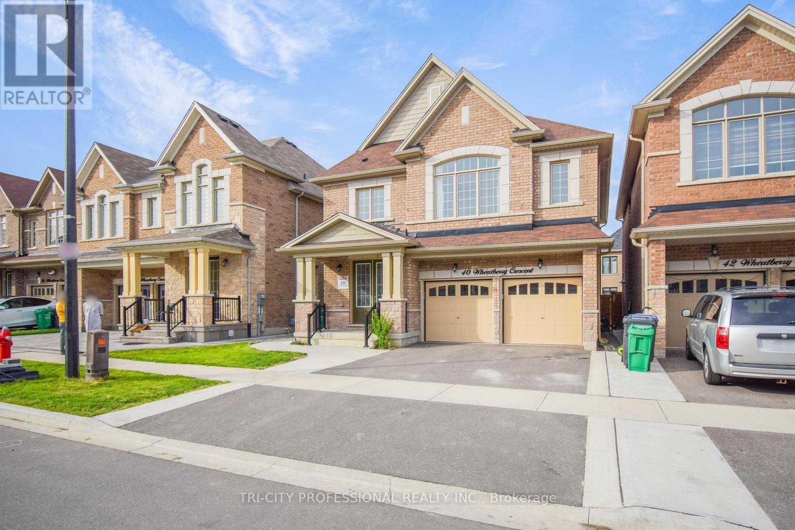 40 Wheatberry Crescent, Brampton (Sandringham-Wellington North), Ontario  L6R 4A1 - Photo 3 - W12207589