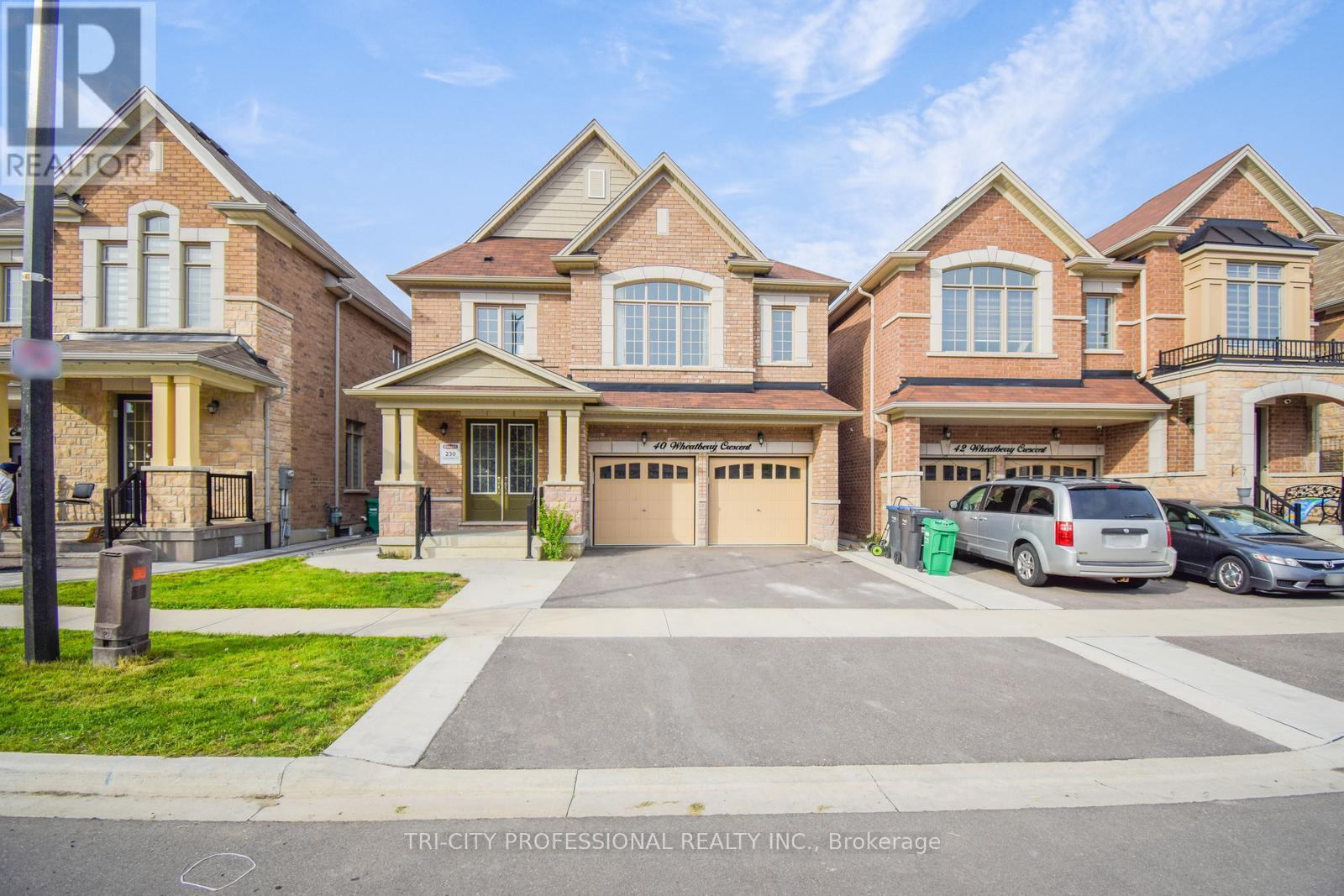 40 Wheatberry Crescent, Brampton (Sandringham-Wellington North), Ontario  L6R 4A1 - Photo 2 - W12207589