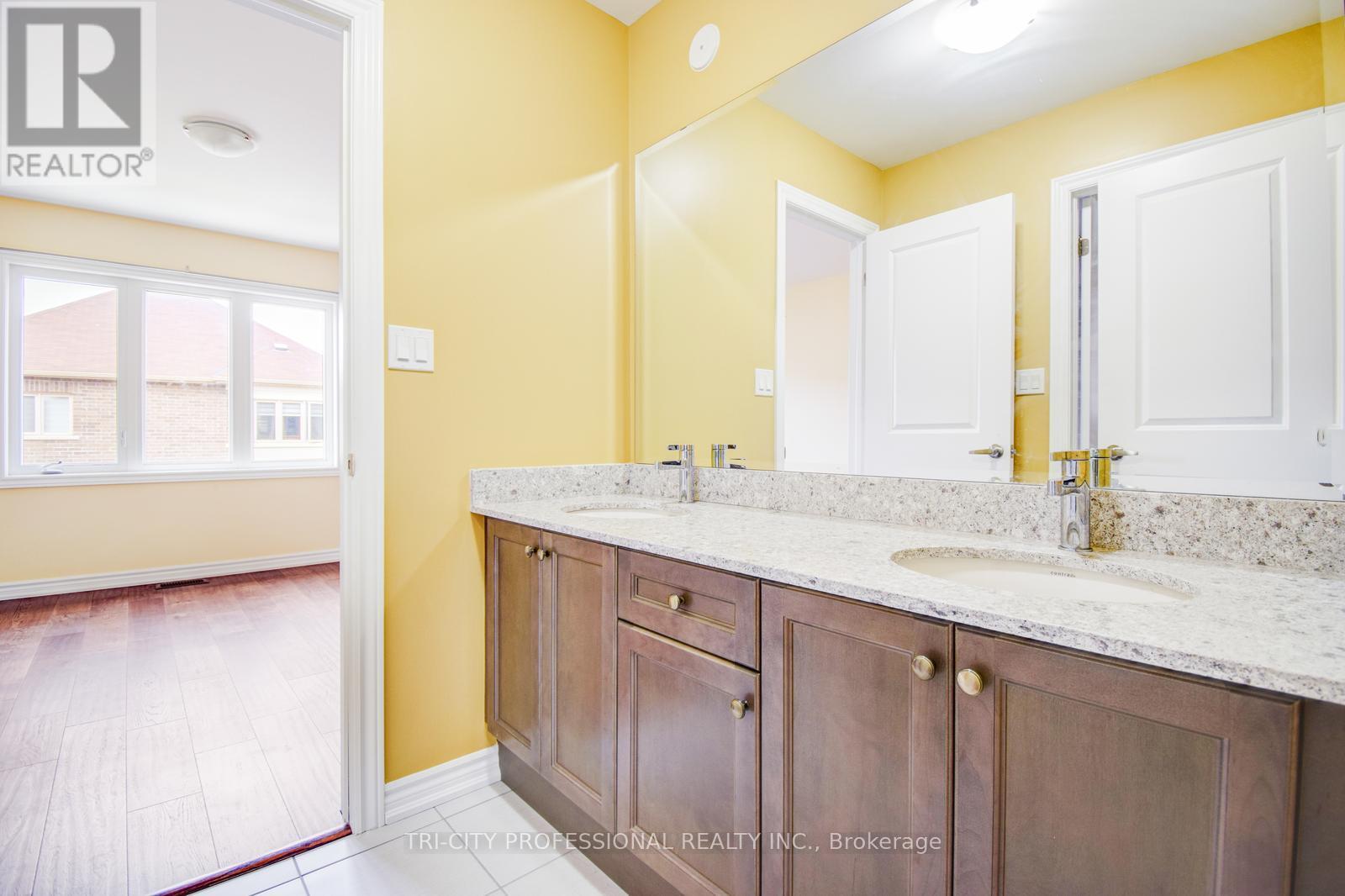 40 Wheatberry Crescent, Brampton (Sandringham-Wellington North), Ontario  L6R 4A1 - Photo 28 - W12207589