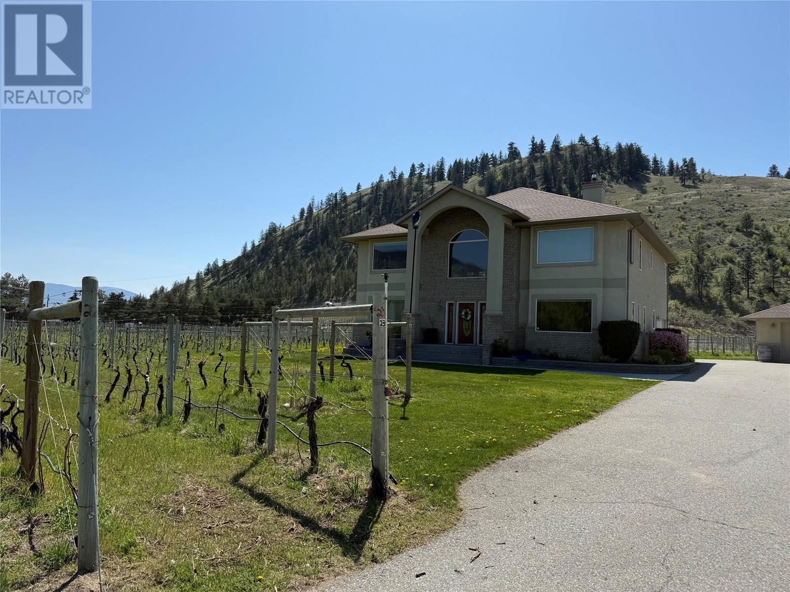 100 Fir Avenue, Kaleden, British Columbia