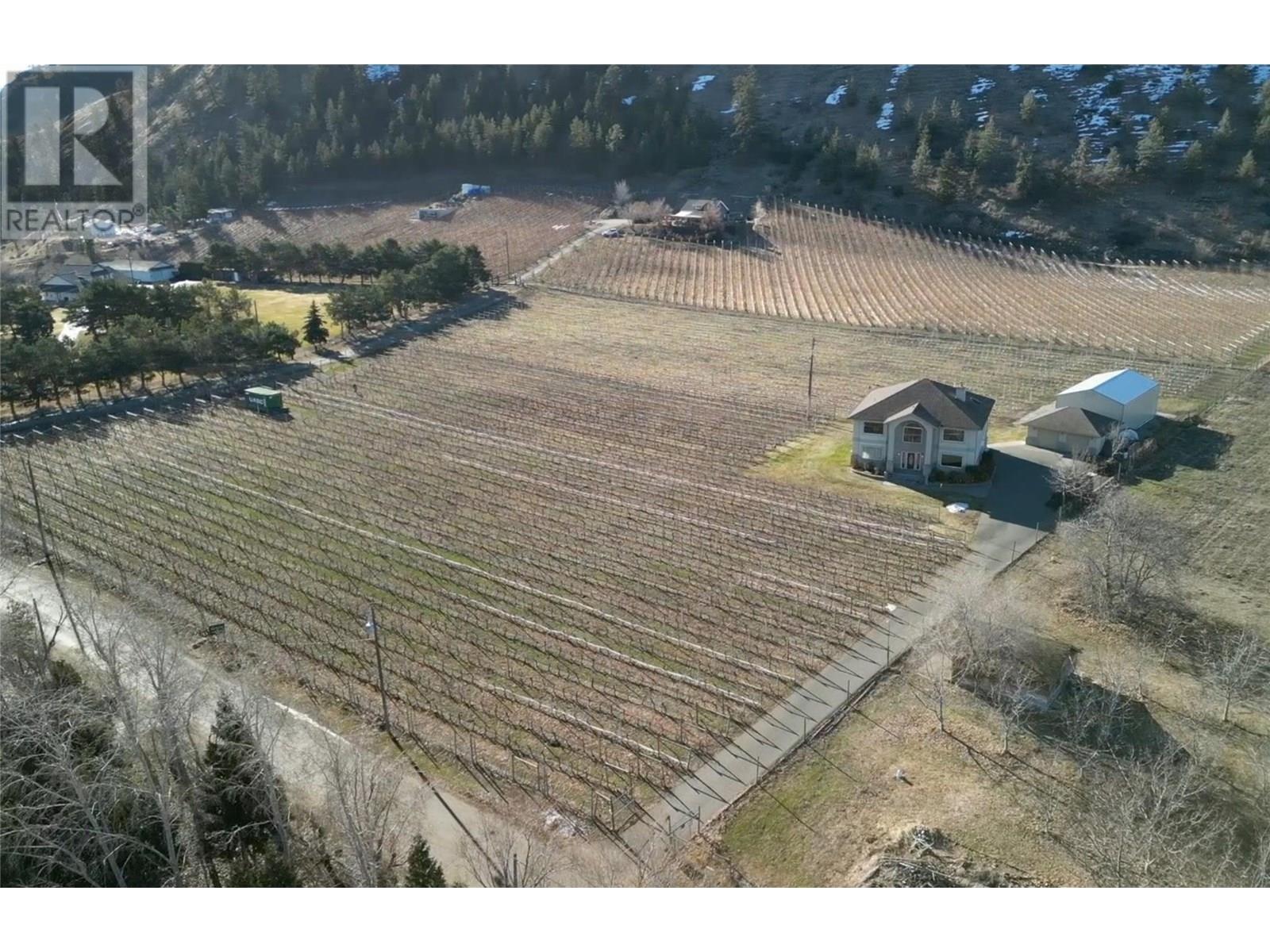 100 Fir Avenue, Kaleden, British Columbia  V0H 1K0 - Photo 4 - 10338985