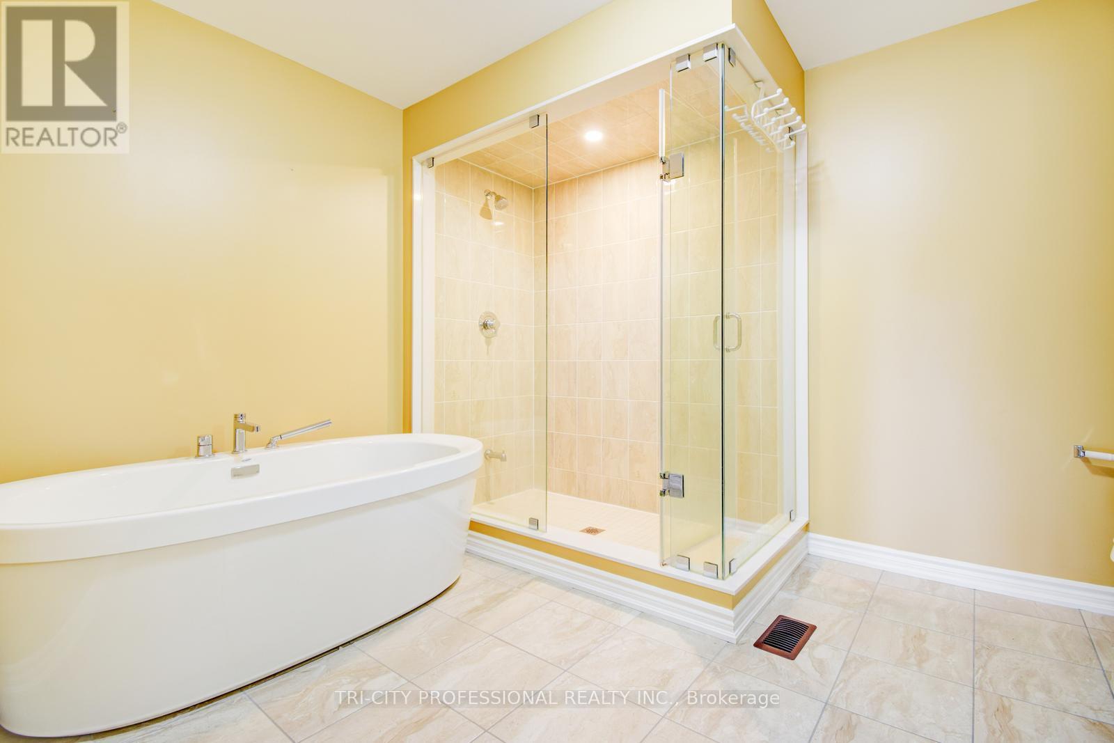 40 Wheatberry Crescent, Brampton (Sandringham-Wellington North), Ontario  L6R 4A1 - Photo 32 - W12207589