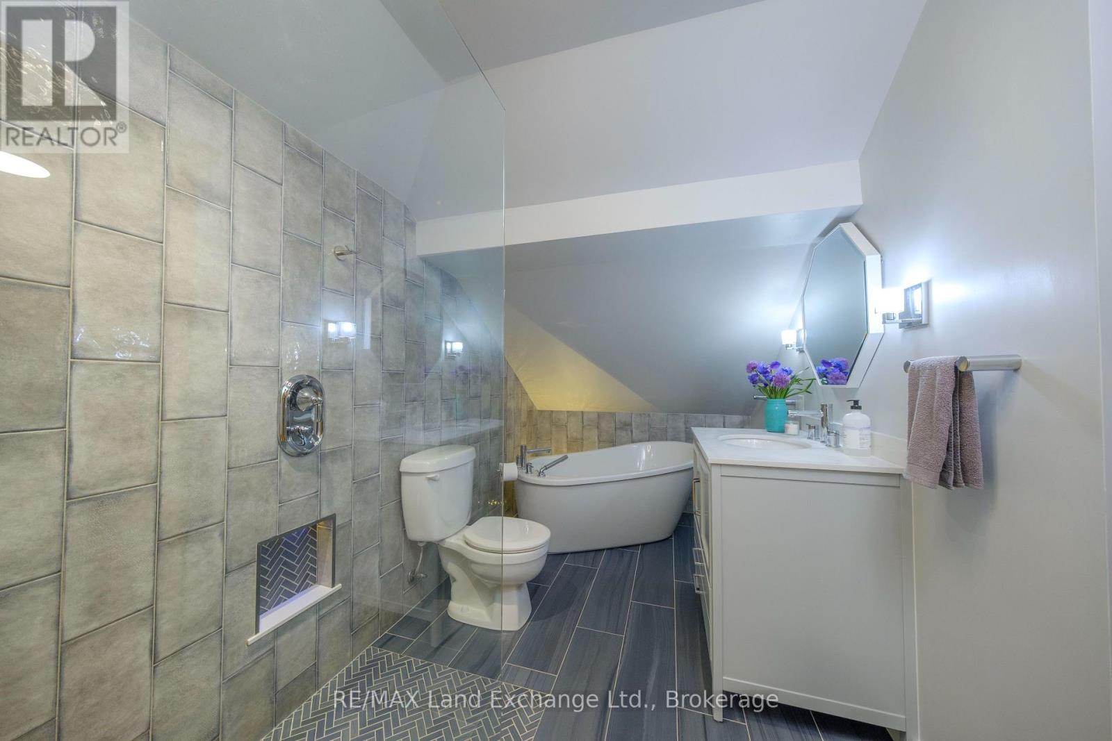 511 Havelock Street, Huron-Kinloss, Ontario  N0G 2H0 - Photo 27 - X12208194