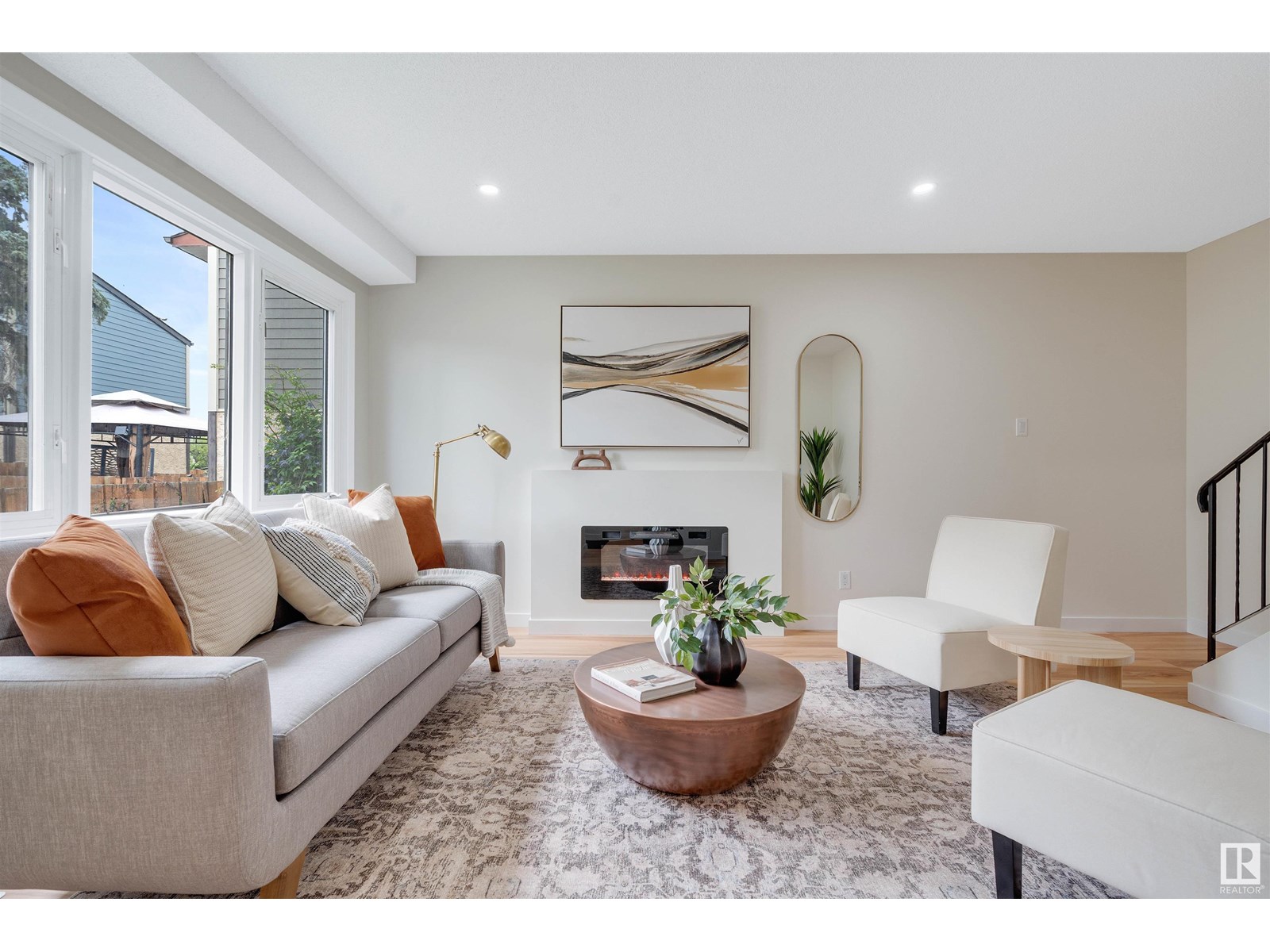 Property at 62 WILLOWDALE PL NW image 5