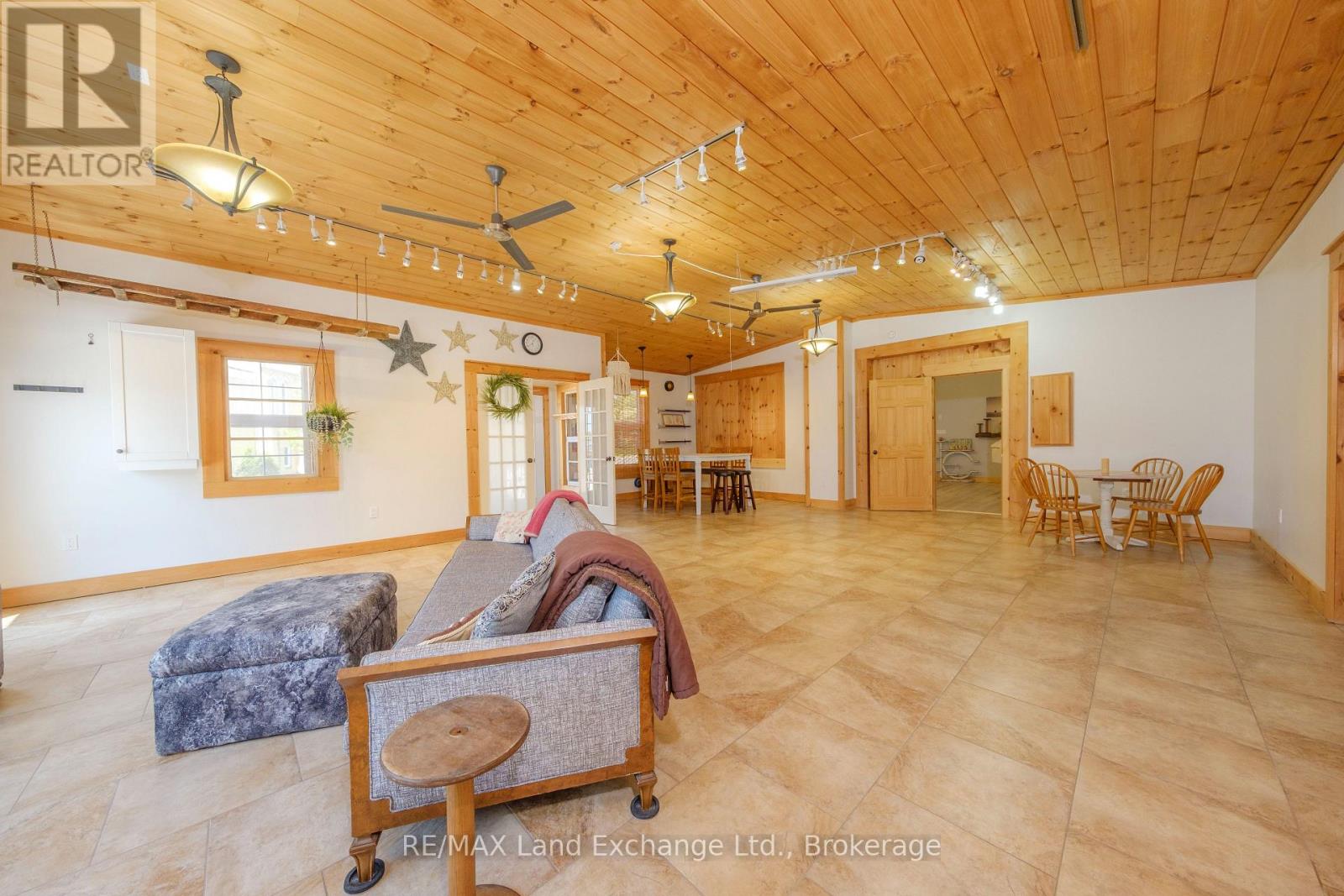 511 Havelock Street, Huron-Kinloss, Ontario  N0G 2H0 - Photo 32 - X12208194
