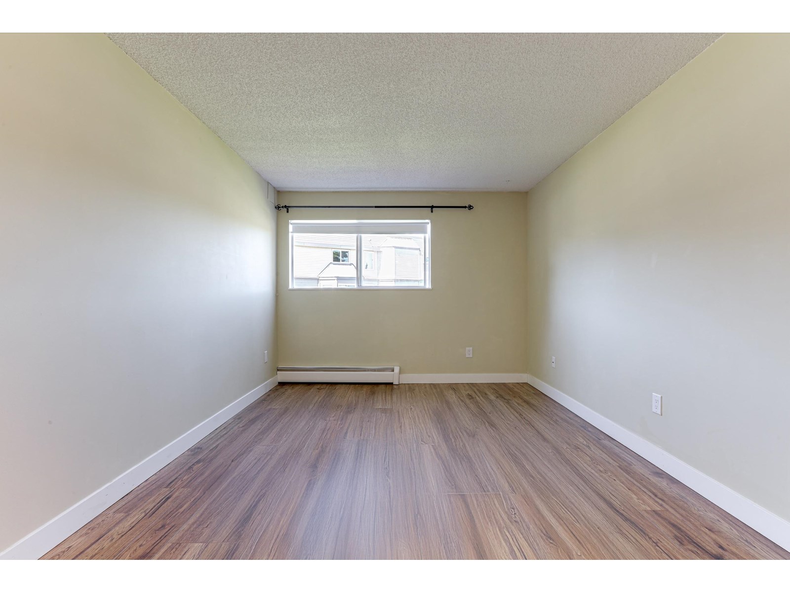 212 1860 E Southmere Crescent, Surrey, British Columbia  V4A 6Y7 - Photo 16 - R3013795