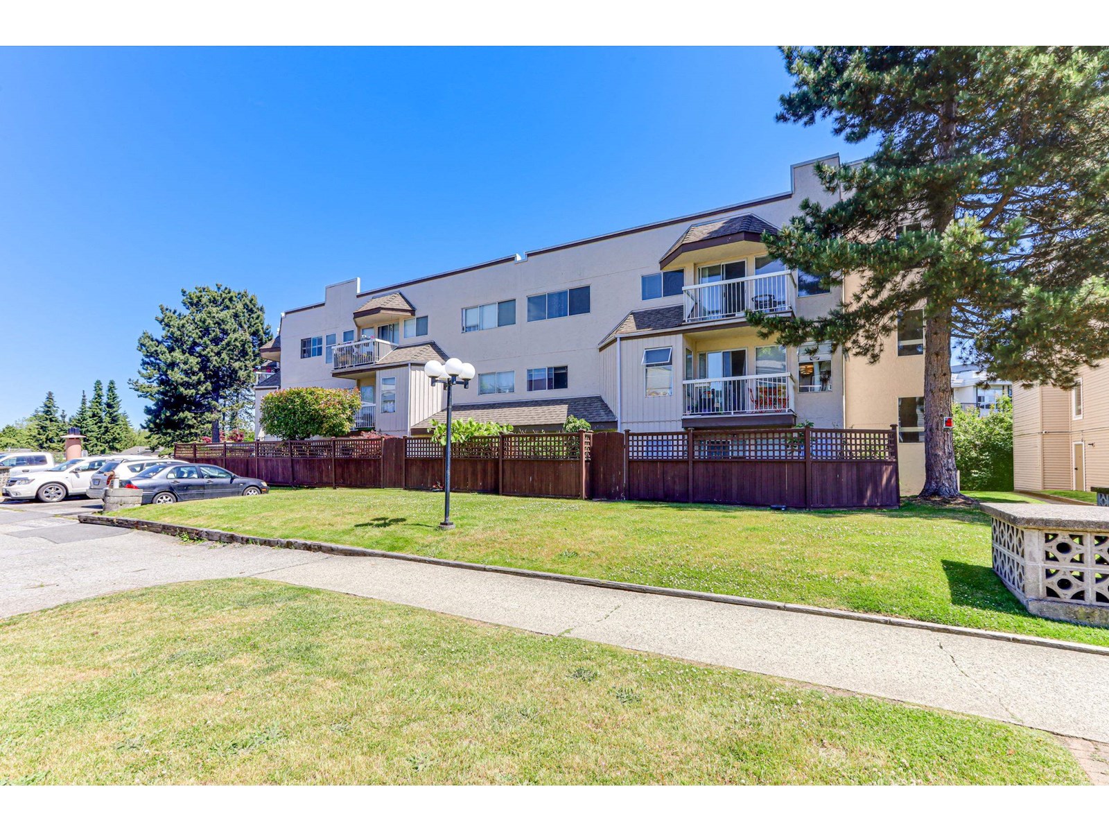 212 1860 E Southmere Crescent, Surrey, British Columbia  V4A 6Y7 - Photo 25 - R3013795