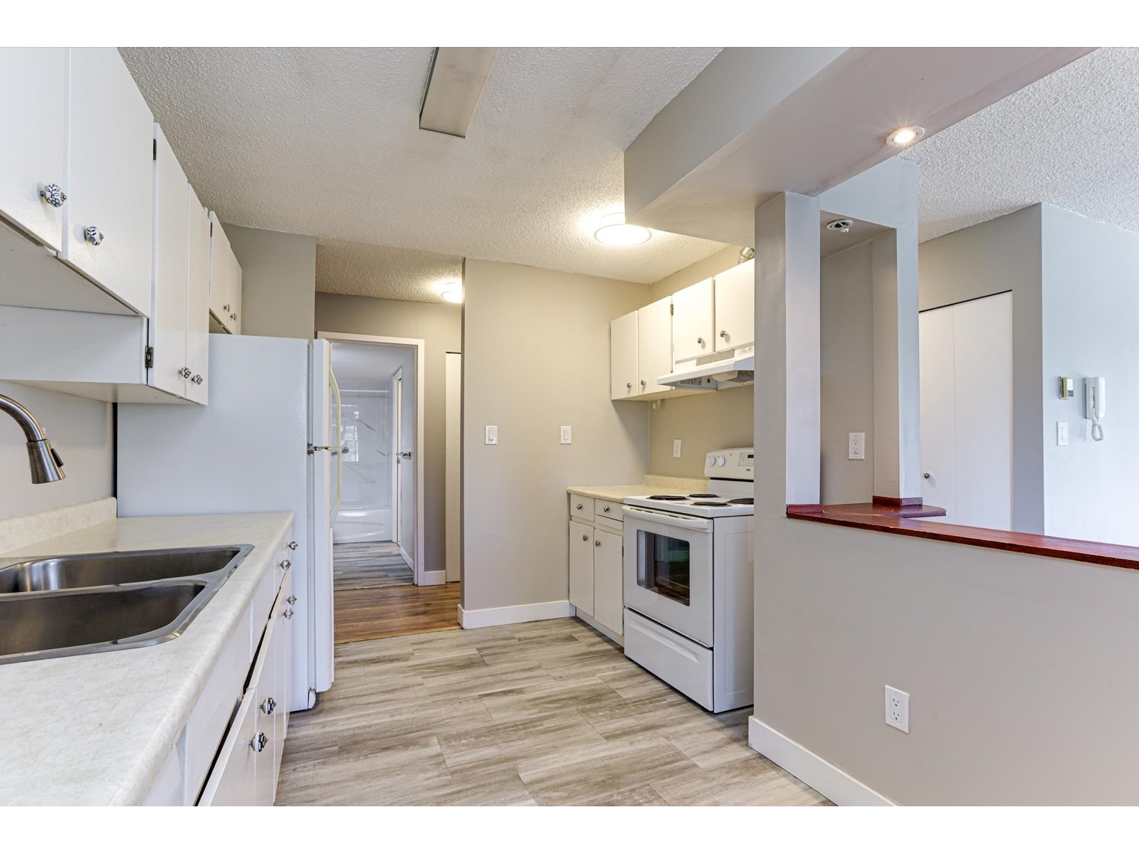 212 1860 E Southmere Crescent, Surrey, British Columbia  V4A 6Y7 - Photo 13 - R3013795