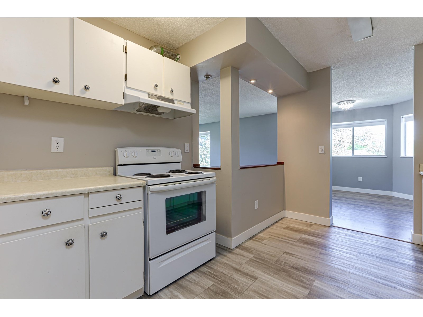 212 1860 E Southmere Crescent, Surrey, British Columbia  V4A 6Y7 - Photo 14 - R3013795