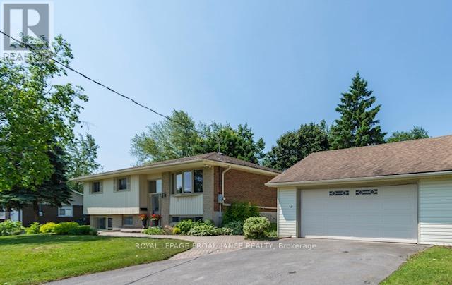 105 COLONIAL ROAD, quinte west (sidney ward), Ontario