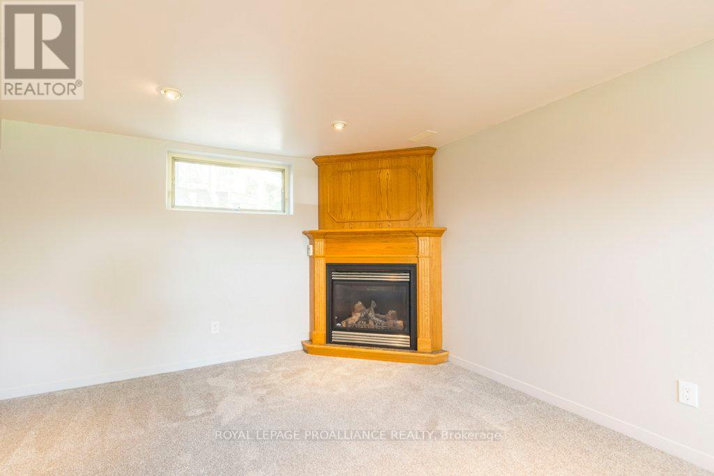 105 Colonial Road, Quinte West (Sidney Ward), Ontario  K8R 1B8 - Photo 24 - X12210964
