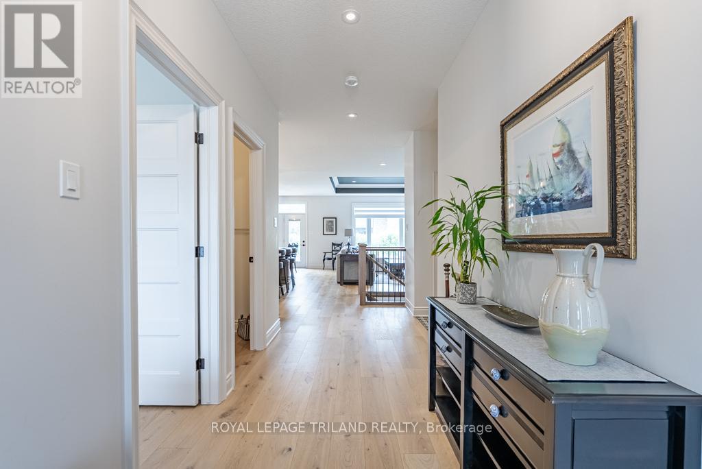 34 - 121 Robin Ridge, Central Elgin, Ontario  N0L 1B0 - Photo 4 - X12210922