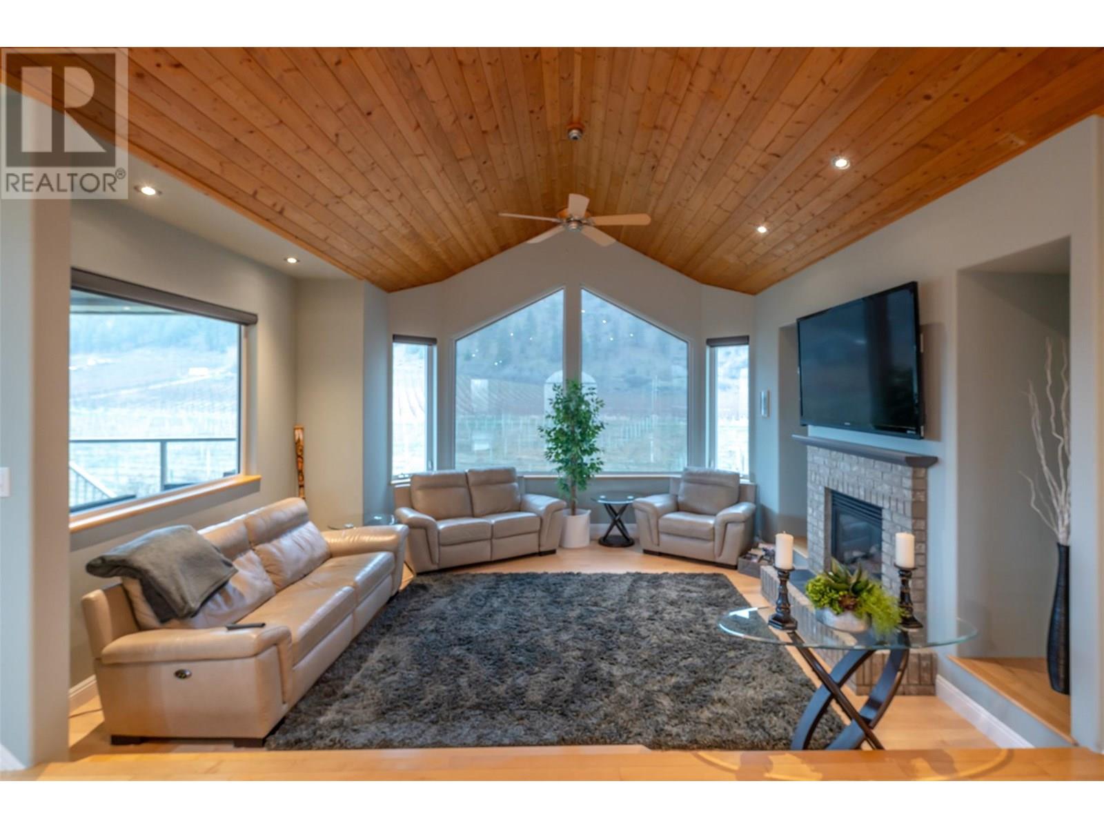100 Fir Avenue, Kaleden, British Columbia  V0H 1K0 - Photo 15 - 10338816