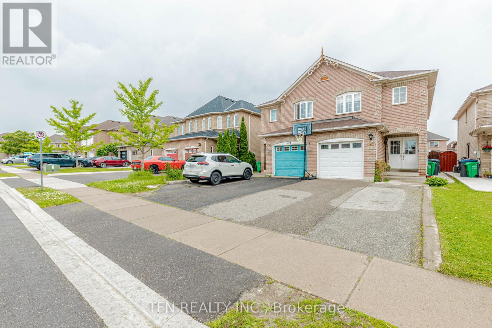 180 Tiller Trail, Brampton, Ontario  L6X 4S8 - Photo 3 - W12203400