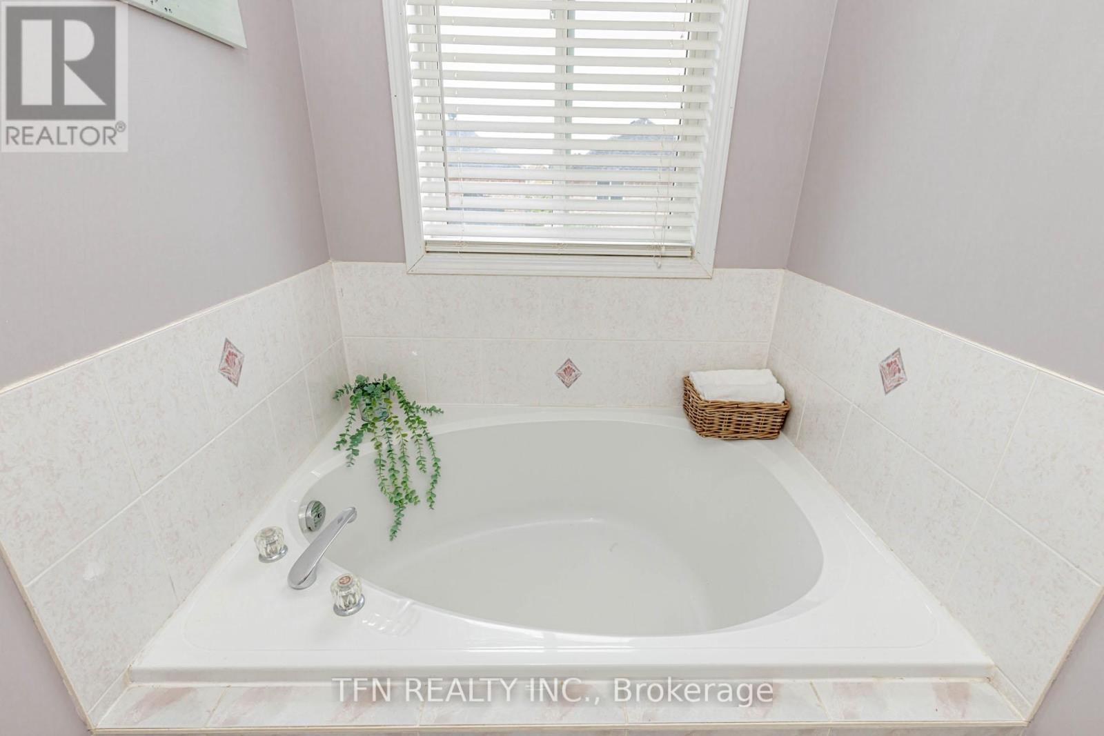 180 Tiller Trail, Brampton, Ontario  L6X 4S8 - Photo 28 - W12203400