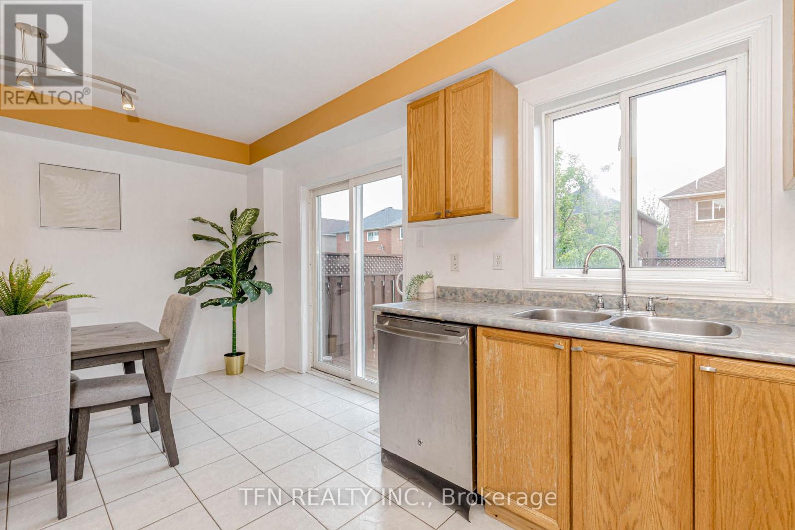 180 Tiller Trail, Brampton, Ontario  L6X 4S8 - Photo 16 - W12203400