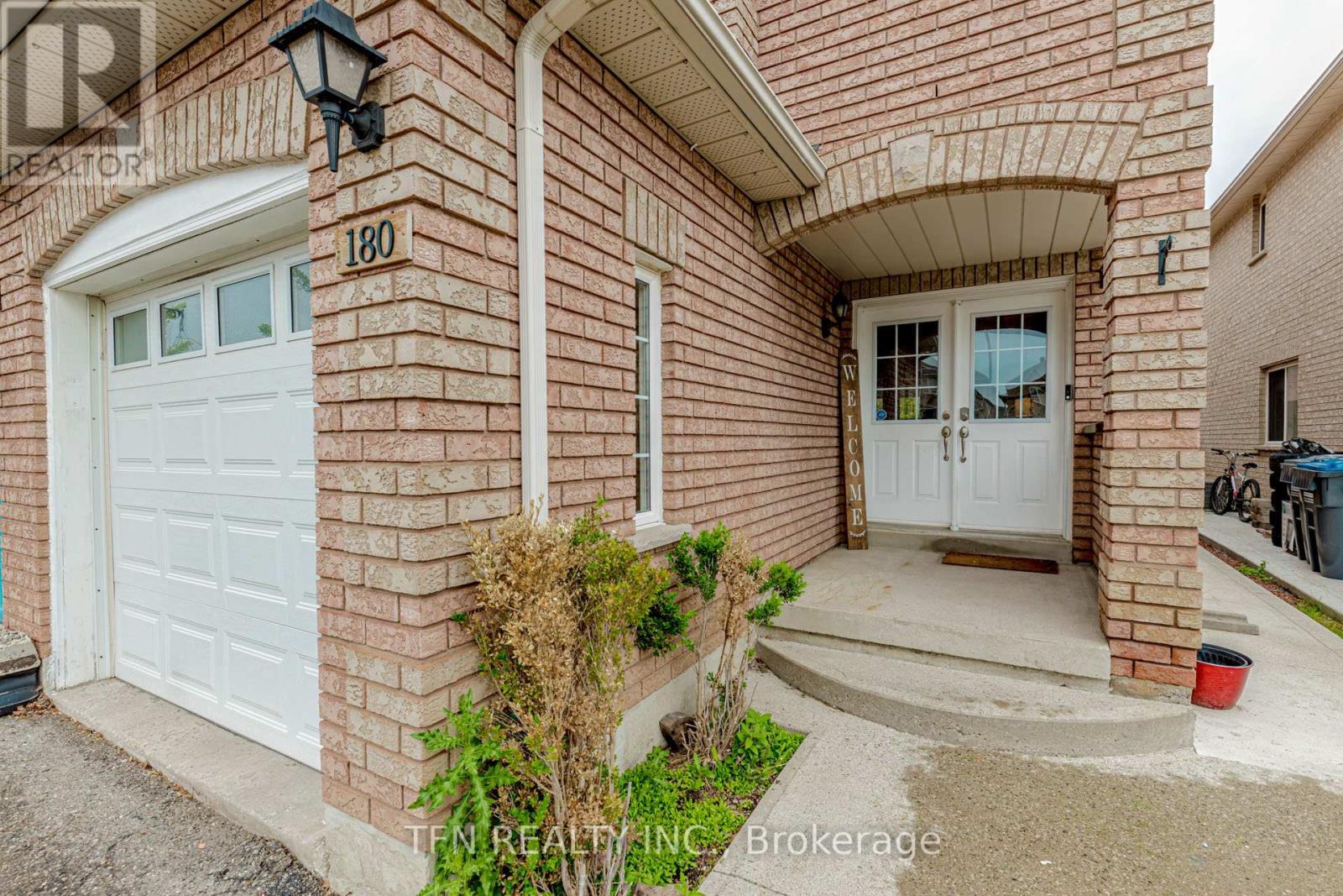 180 Tiller Trail, Brampton, Ontario  L6X 4S8 - Photo 7 - W12203400