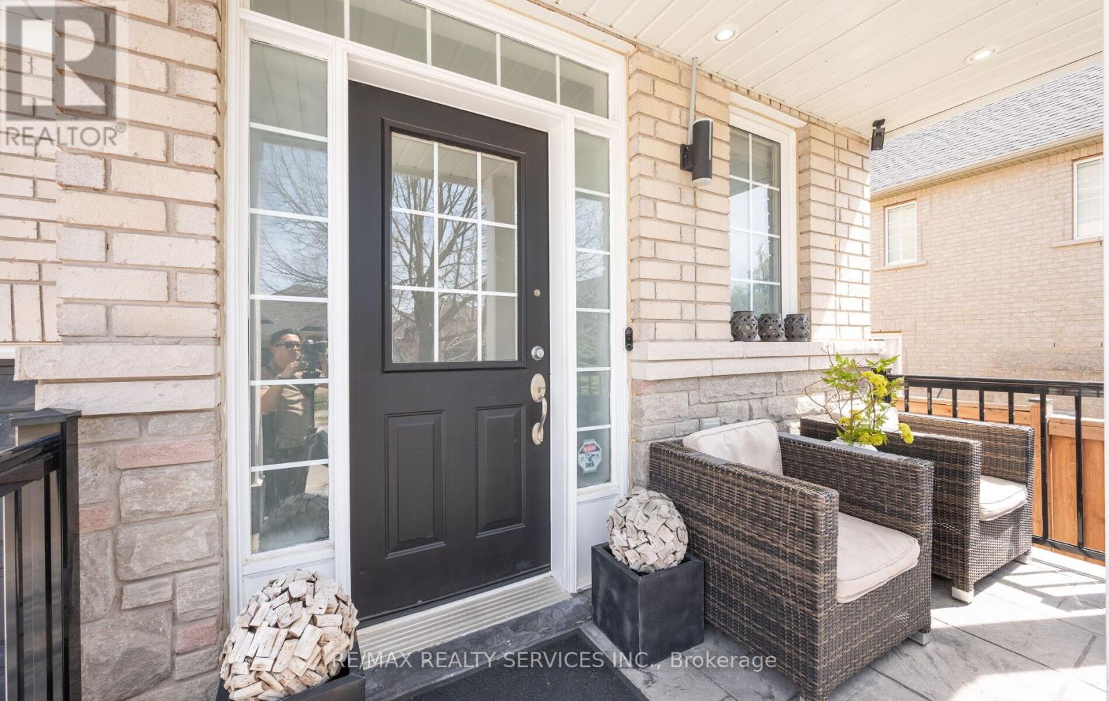 3 Beavervalley Drive, Brampton, Ontario  L7A 3L5 - Photo 7 - W12208045