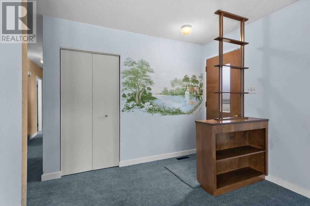 Property at 908 Stonehaven Road SW image 3