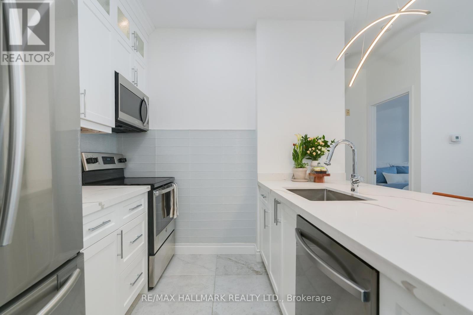 706 - 980 Yonge Street, Toronto (Annex), Ontario  M4W 3V8 - Photo 5 - C12210818