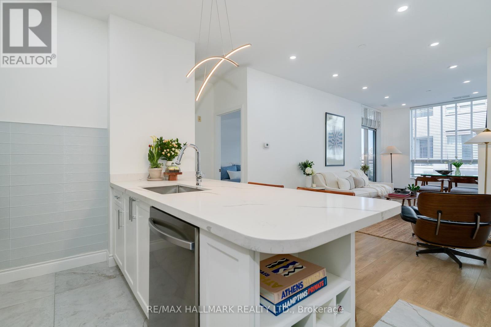 706 - 980 Yonge Street, Toronto (Annex), Ontario  M4W 3V8 - Photo 6 - C12210818