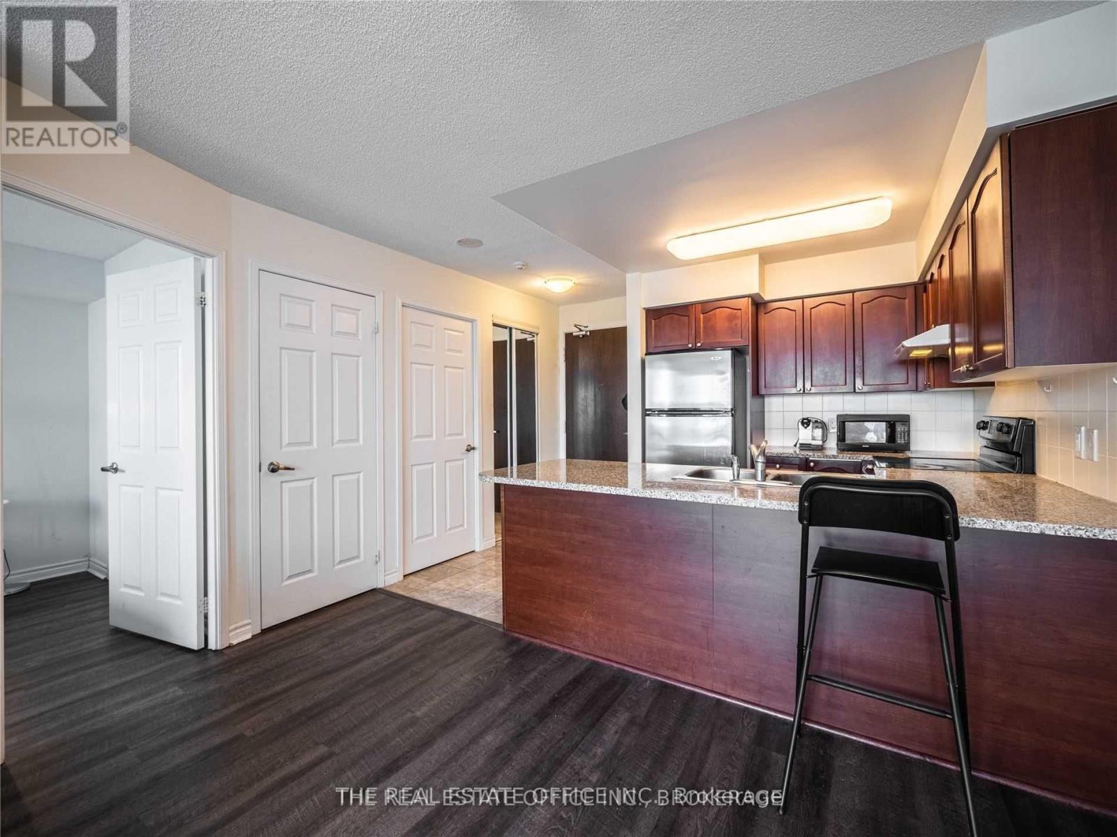 1221 - 35 Hollywood Avenue, Toronto, Ontario  M2N 0A9 - Photo 9 - C12210880